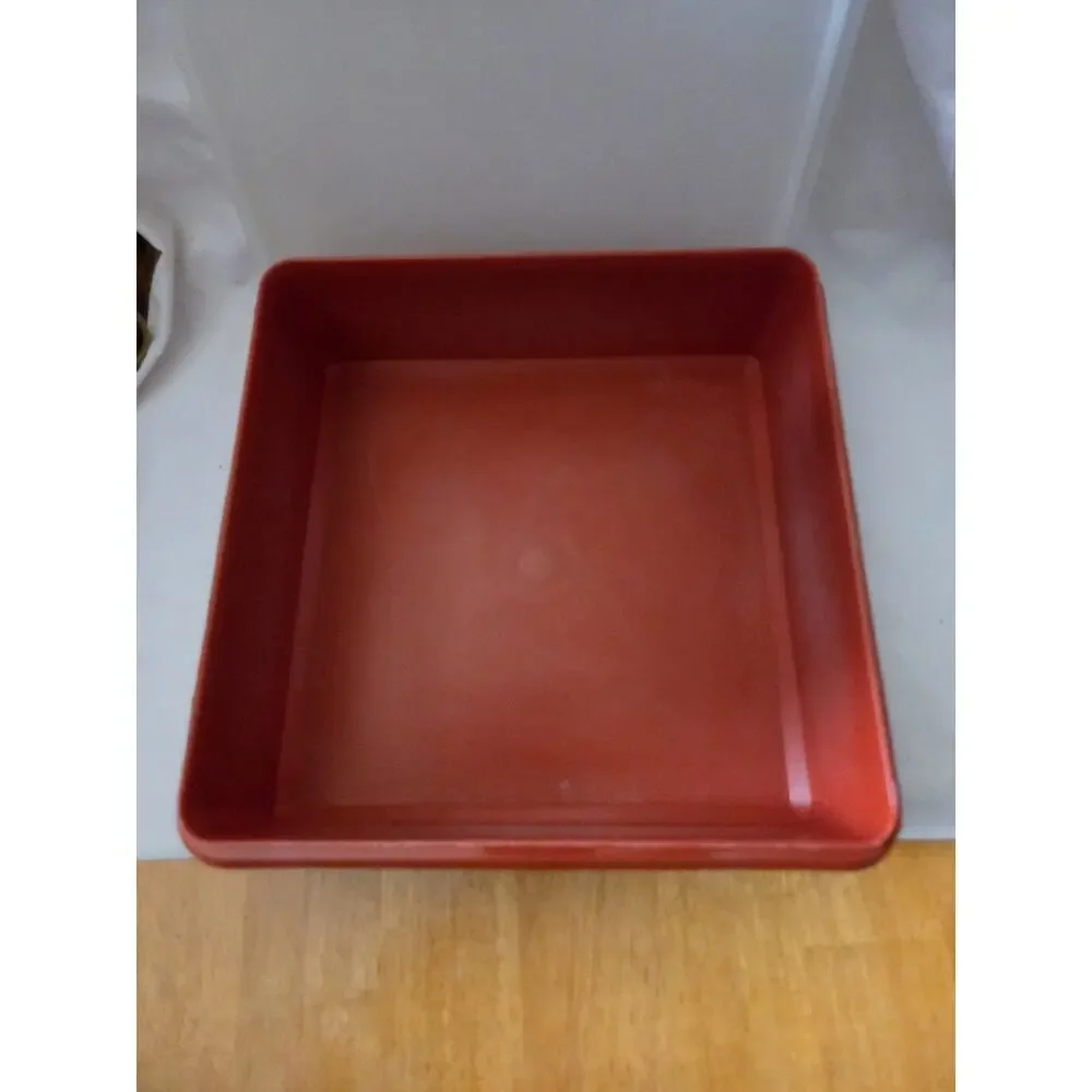 Vintage Tupperware #514-20 Square 9 x 9 x 3 Storage Container Paprika/Orange